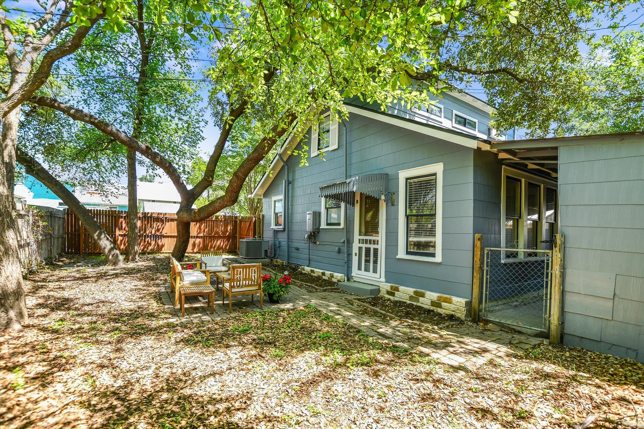 1105 W 43rd St, Austin, TX 78756
