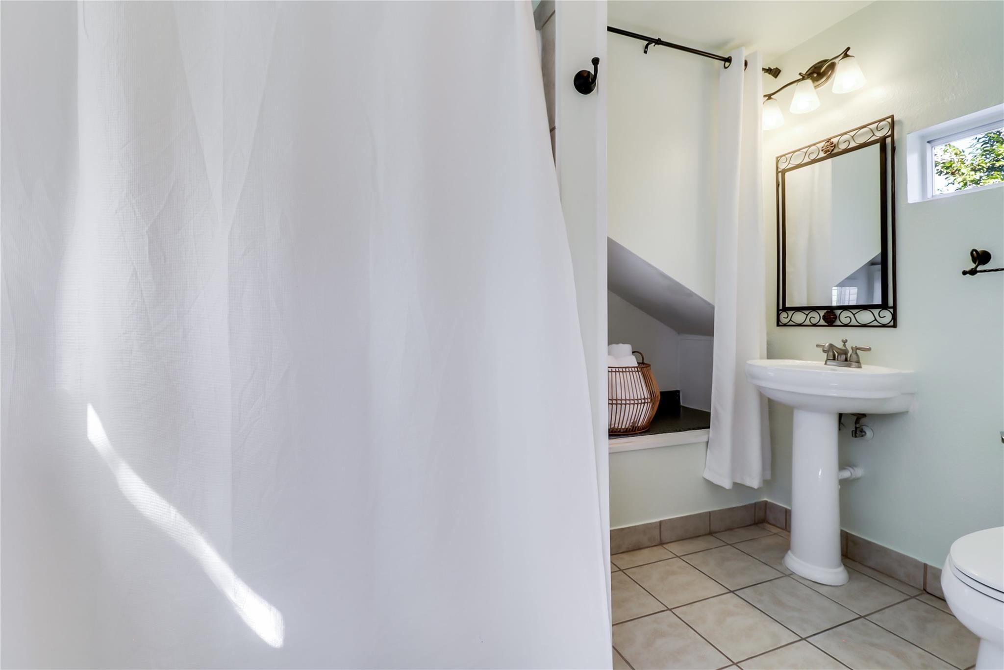 1105 W 43rd St, Austin, TX 78756