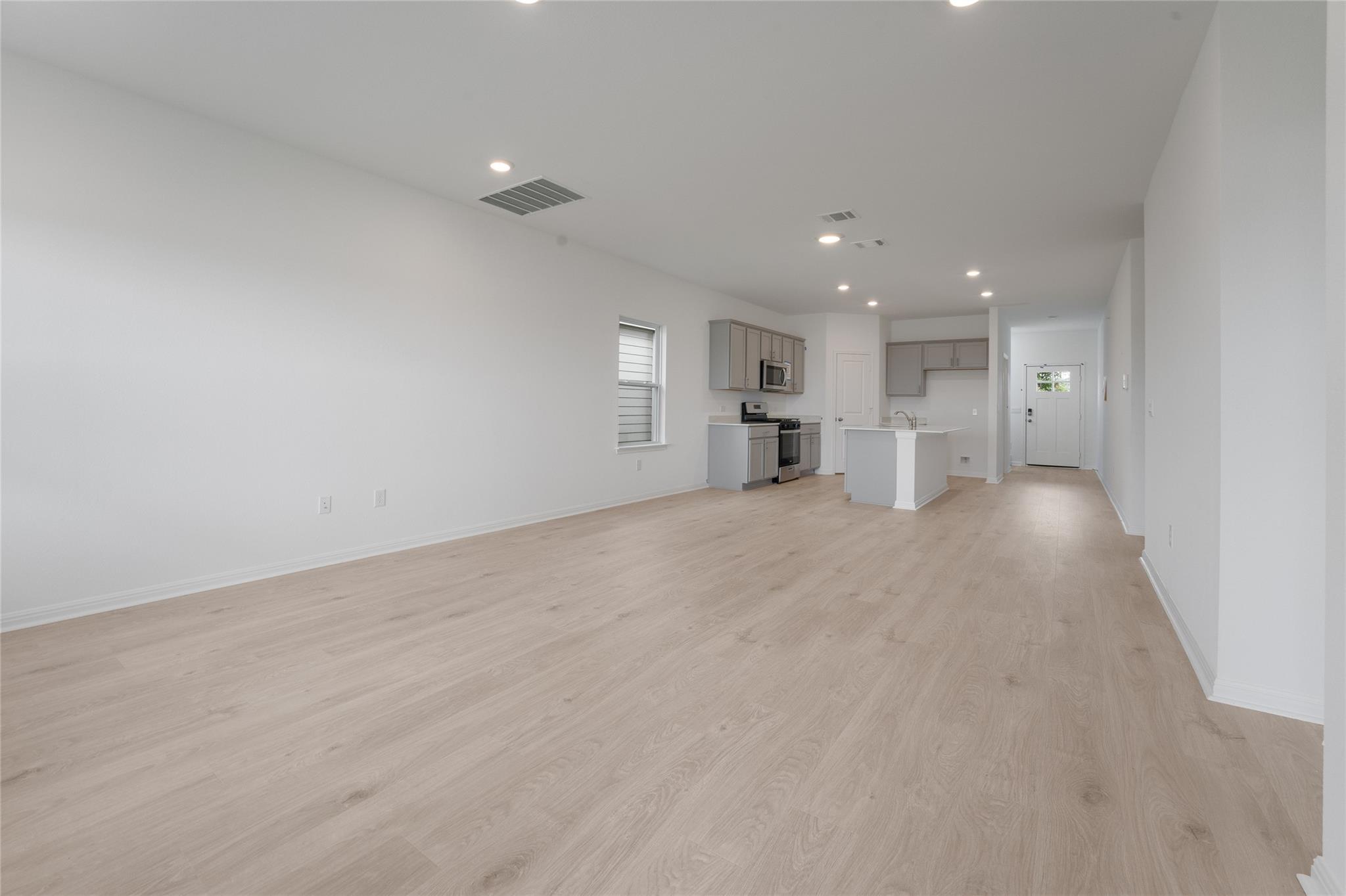 211 Coyote Lake St, Buda, TX 78610