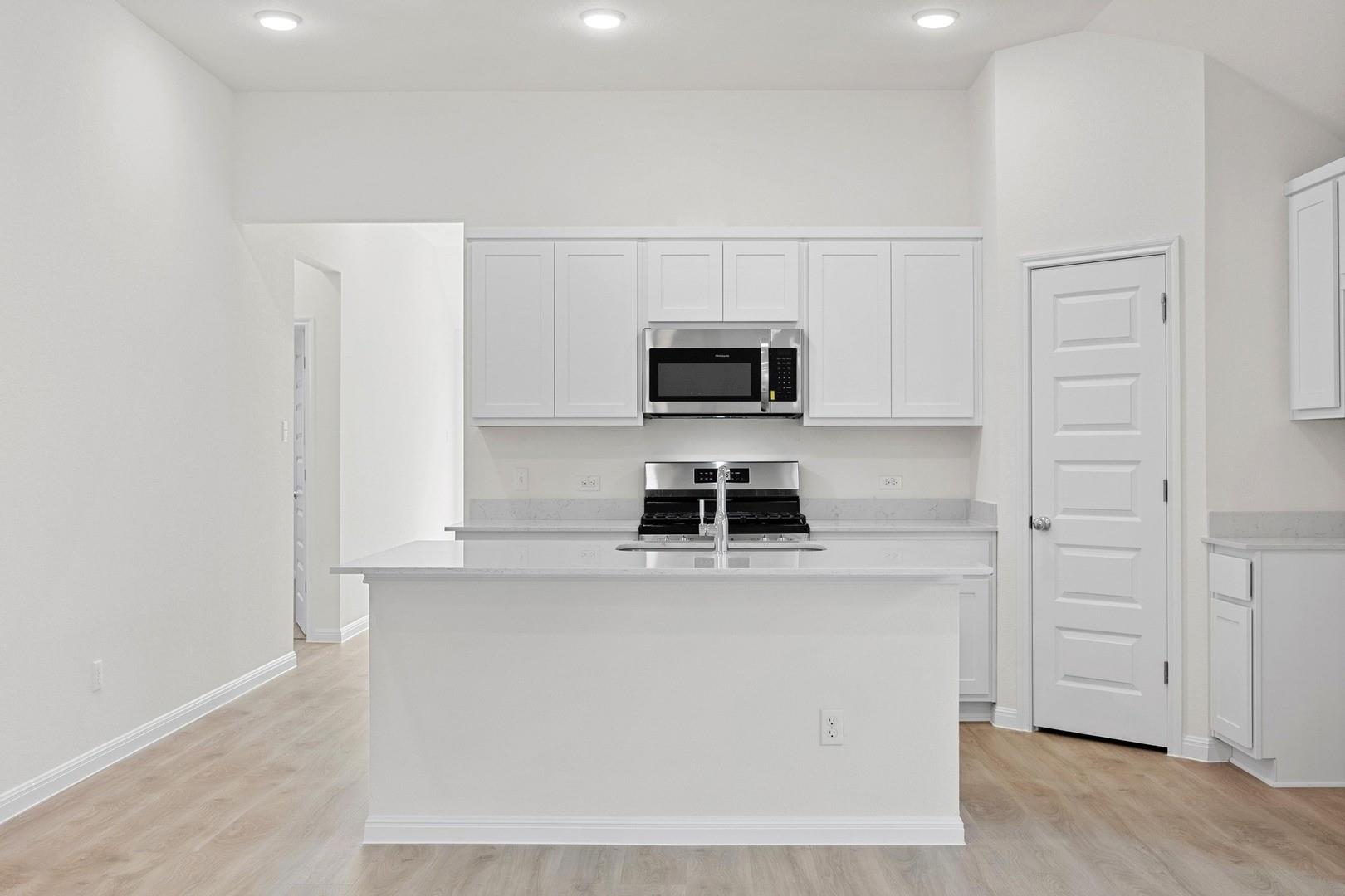 256 Bendecido Loop, Elgin, TX 78621