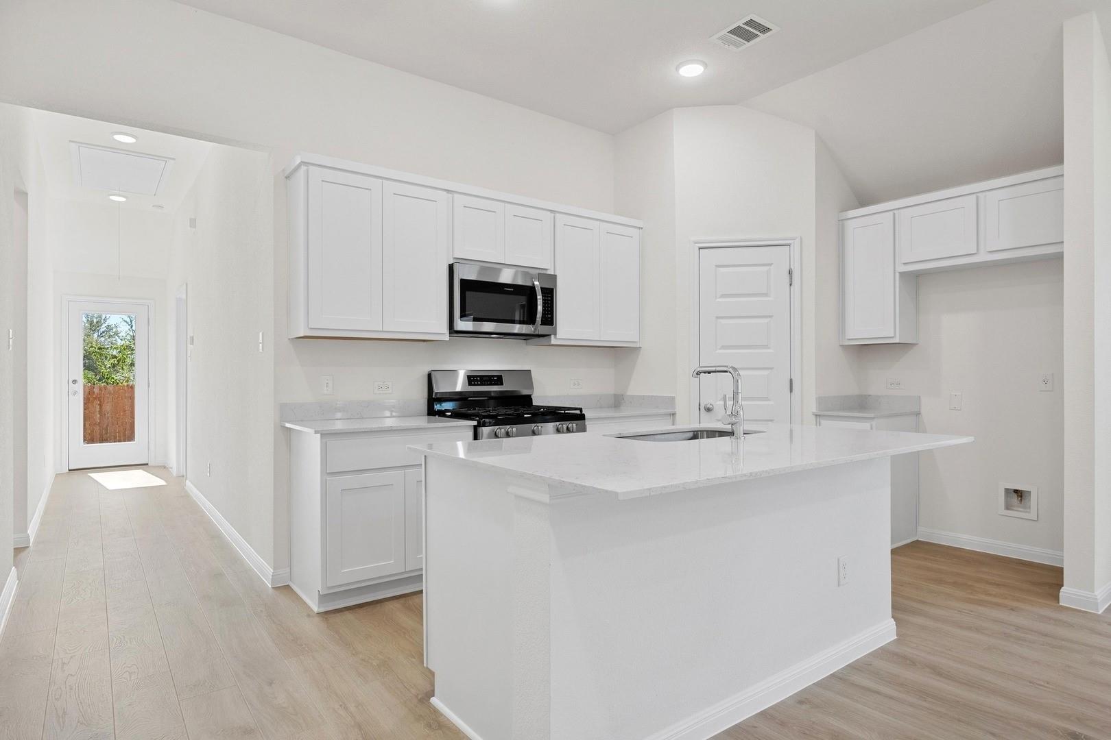 256 Bendecido Loop, Elgin, TX 78621