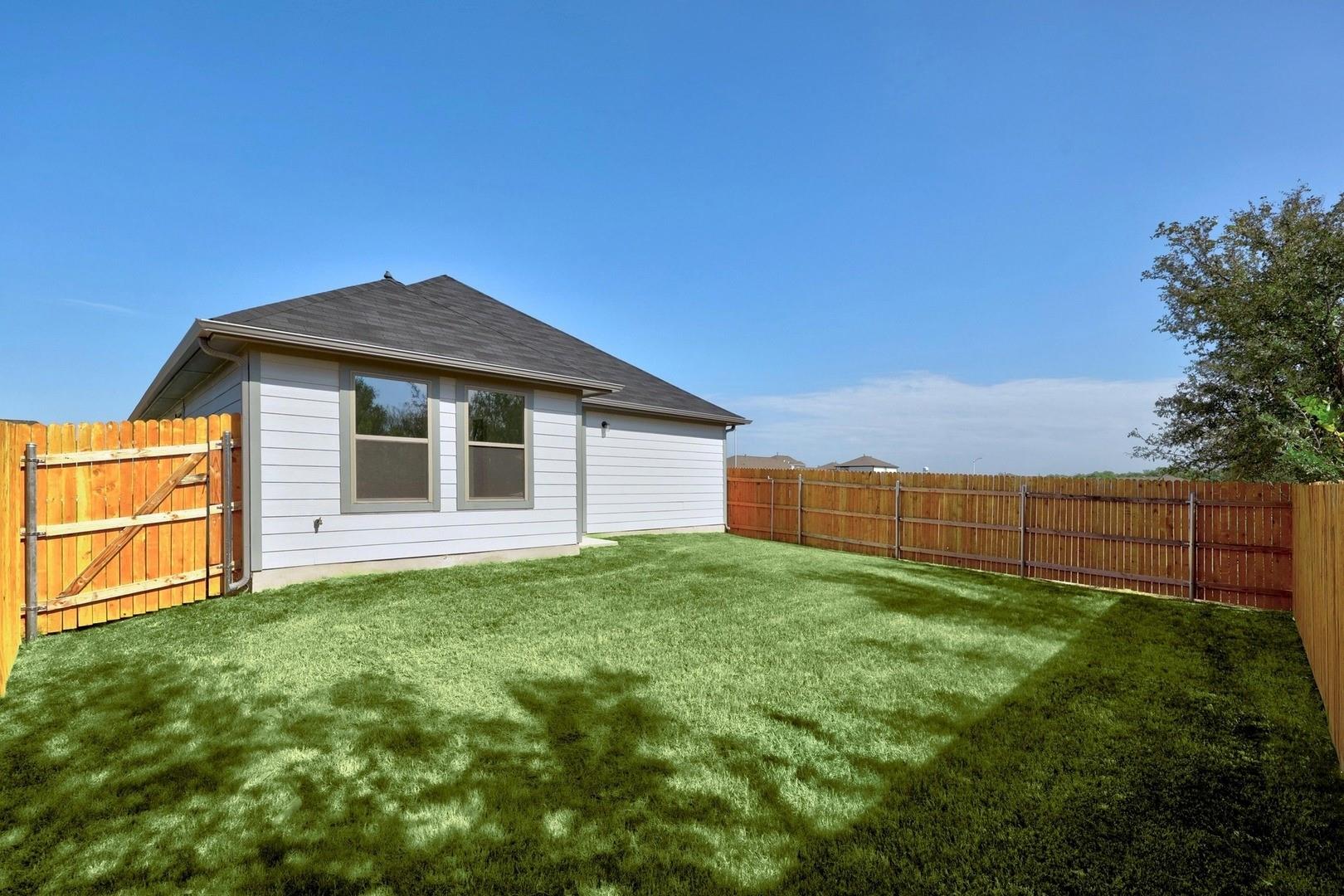 256 Bendecido Loop, Elgin, TX 78621