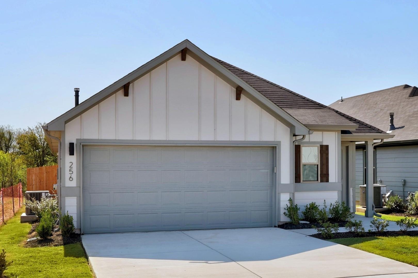 256 Bendecido Loop, Elgin, TX 78621