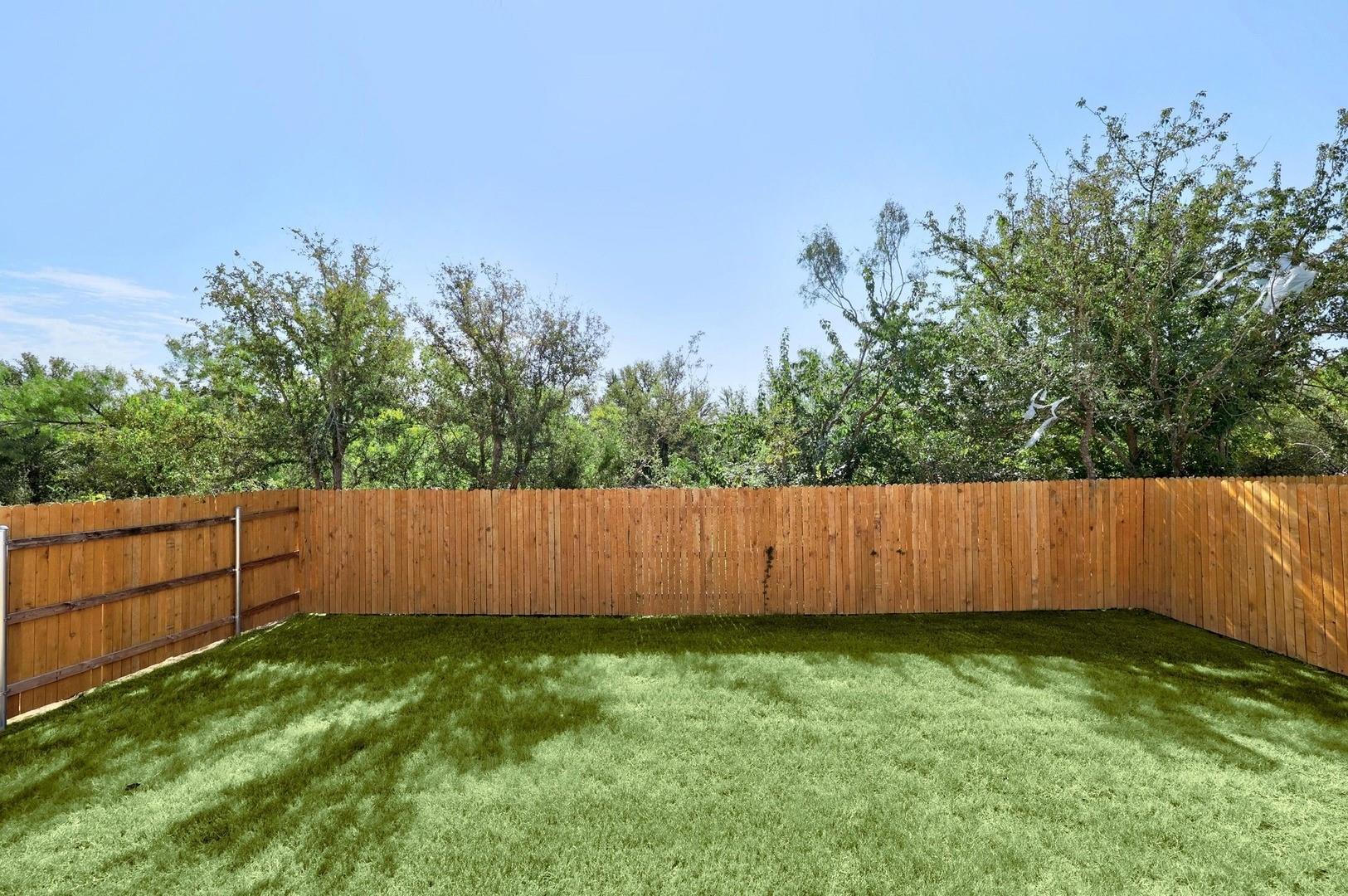 256 Bendecido Loop, Elgin, TX 78621