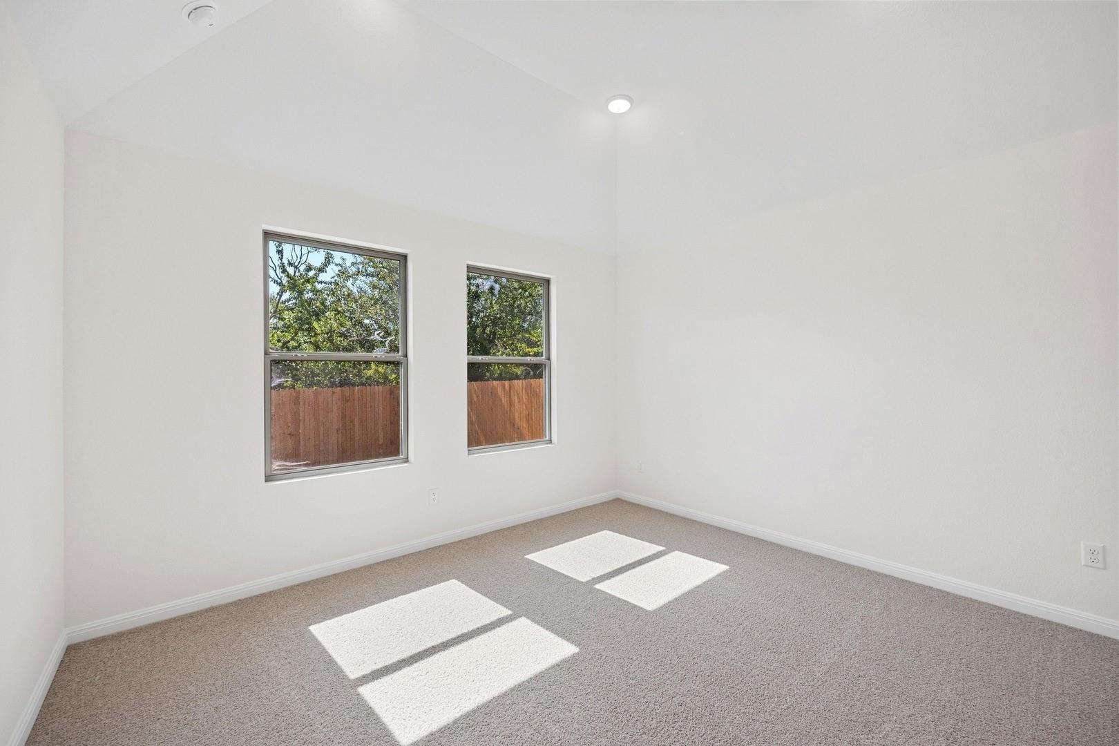 256 Bendecido Loop, Elgin, TX 78621