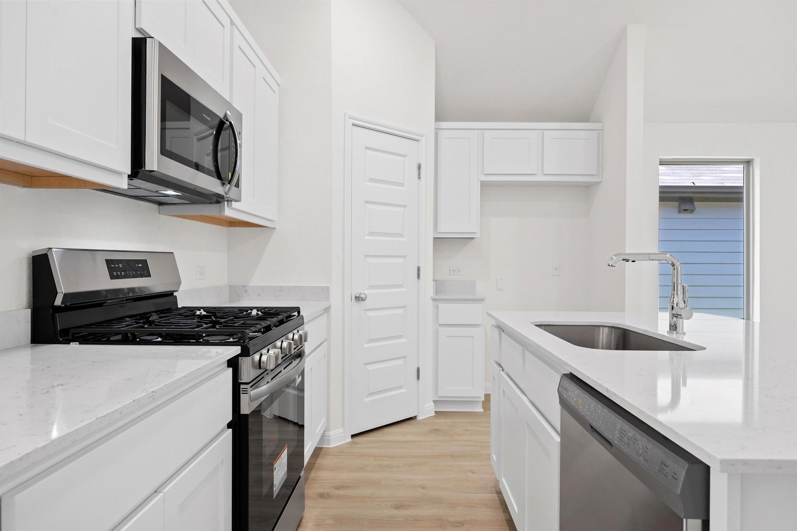 256 Bendecido Loop, Elgin, TX 78621