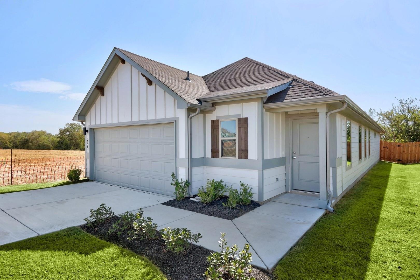 256 Bendecido Loop, Elgin, TX 78621