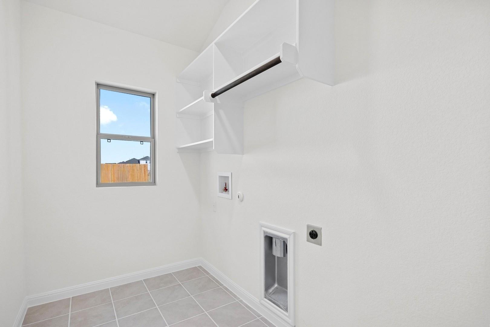 256 Bendecido Loop, Elgin, TX 78621