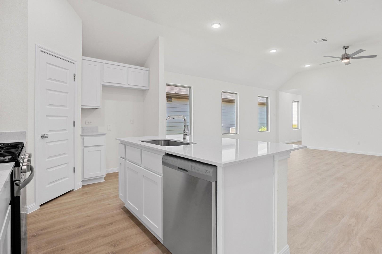 256 Bendecido Loop, Elgin, TX 78621