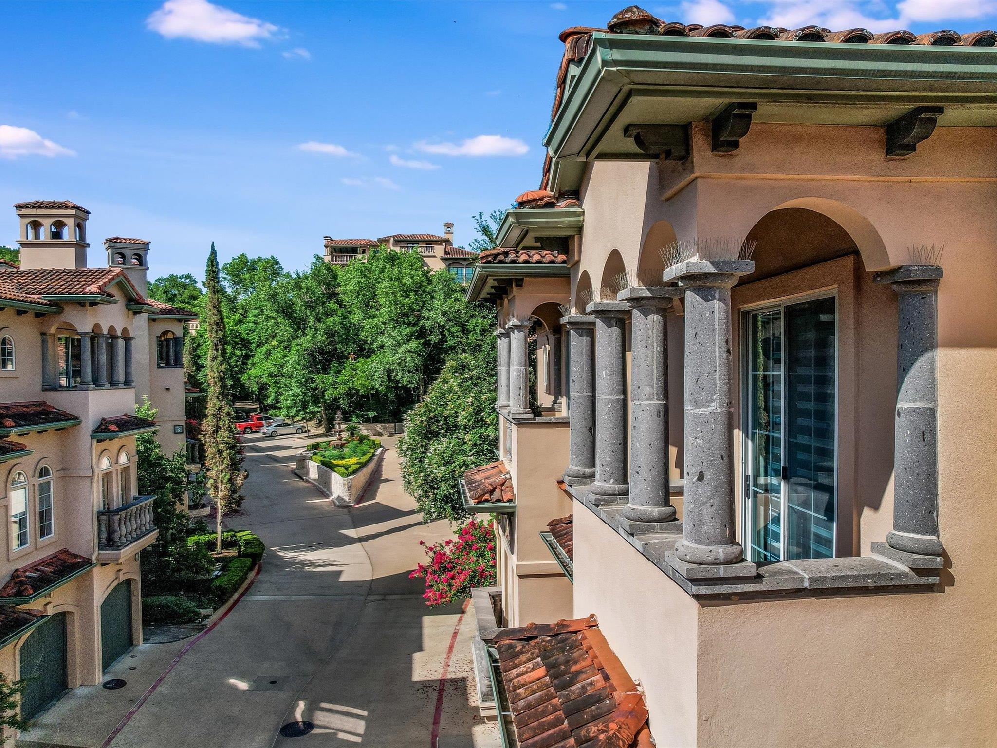 1529 Barton Springs Rd # 27, Austin, TX 78704