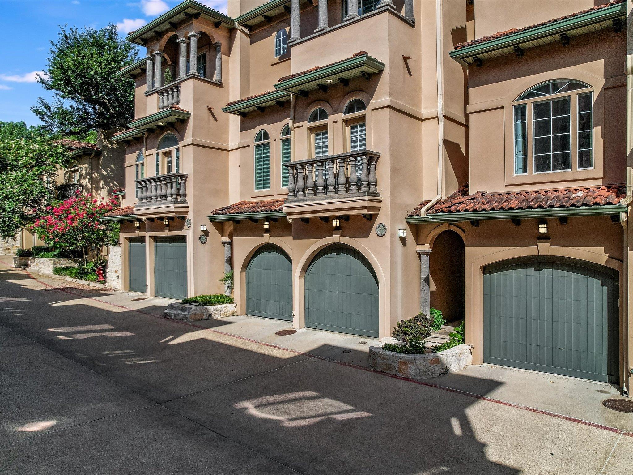 1529 Barton Springs Rd # 27, Austin, TX 78704