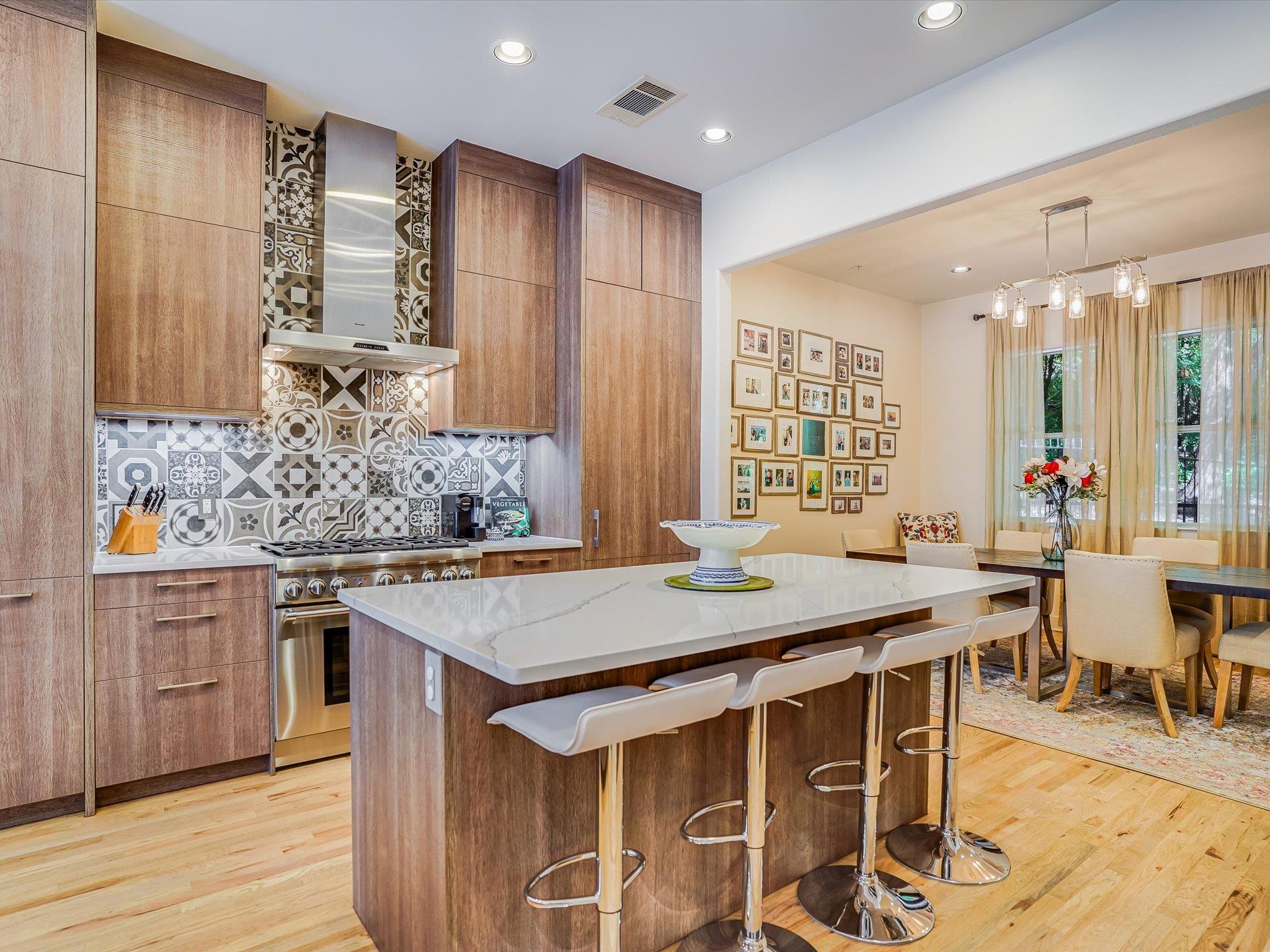 1529 Barton Springs Rd # 27, Austin, TX 78704