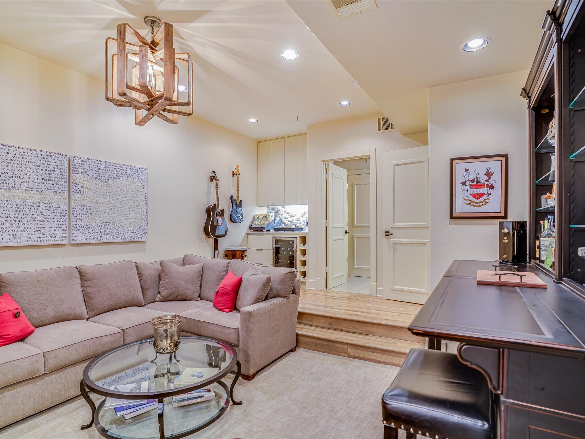 1529 Barton Springs Rd # 27, Austin, TX 78704