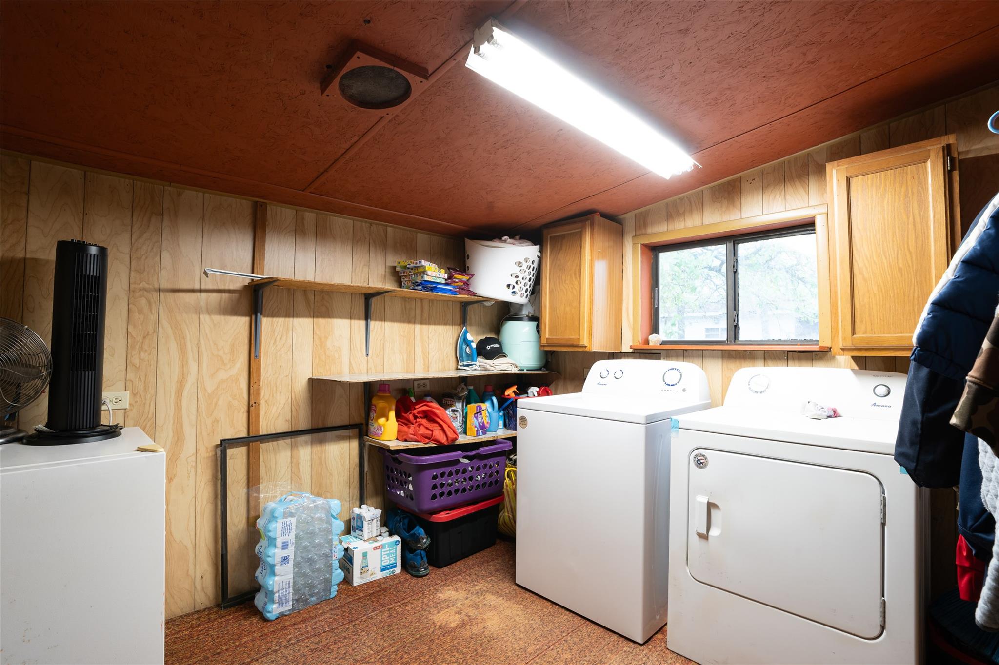 350 Riddle Rd, Cedar Creek, TX 78612
