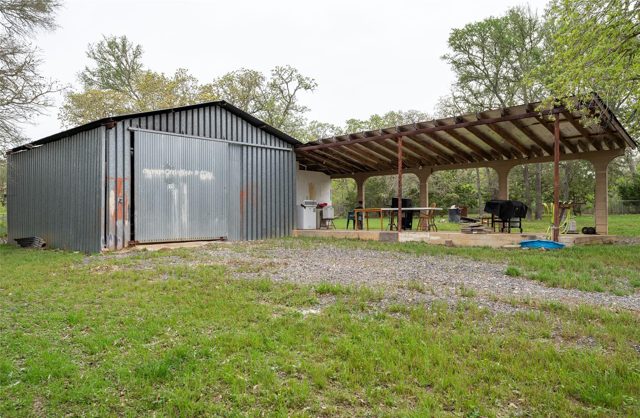 350 Riddle Rd, Cedar Creek, TX 78612