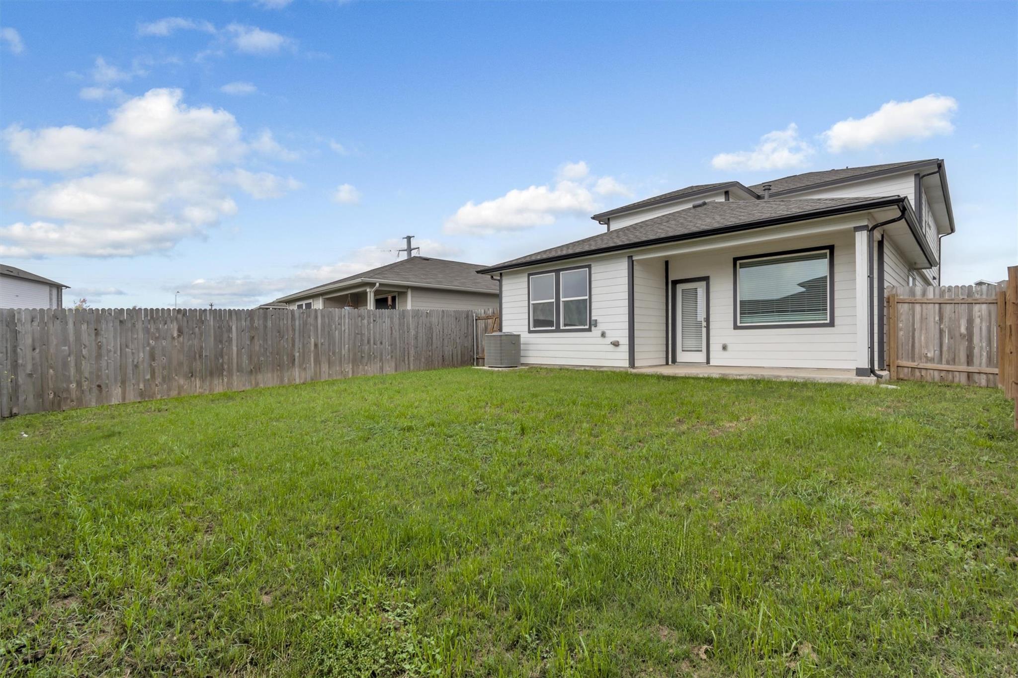 515 Millbrook Blvd, San Marcos, TX 78666
