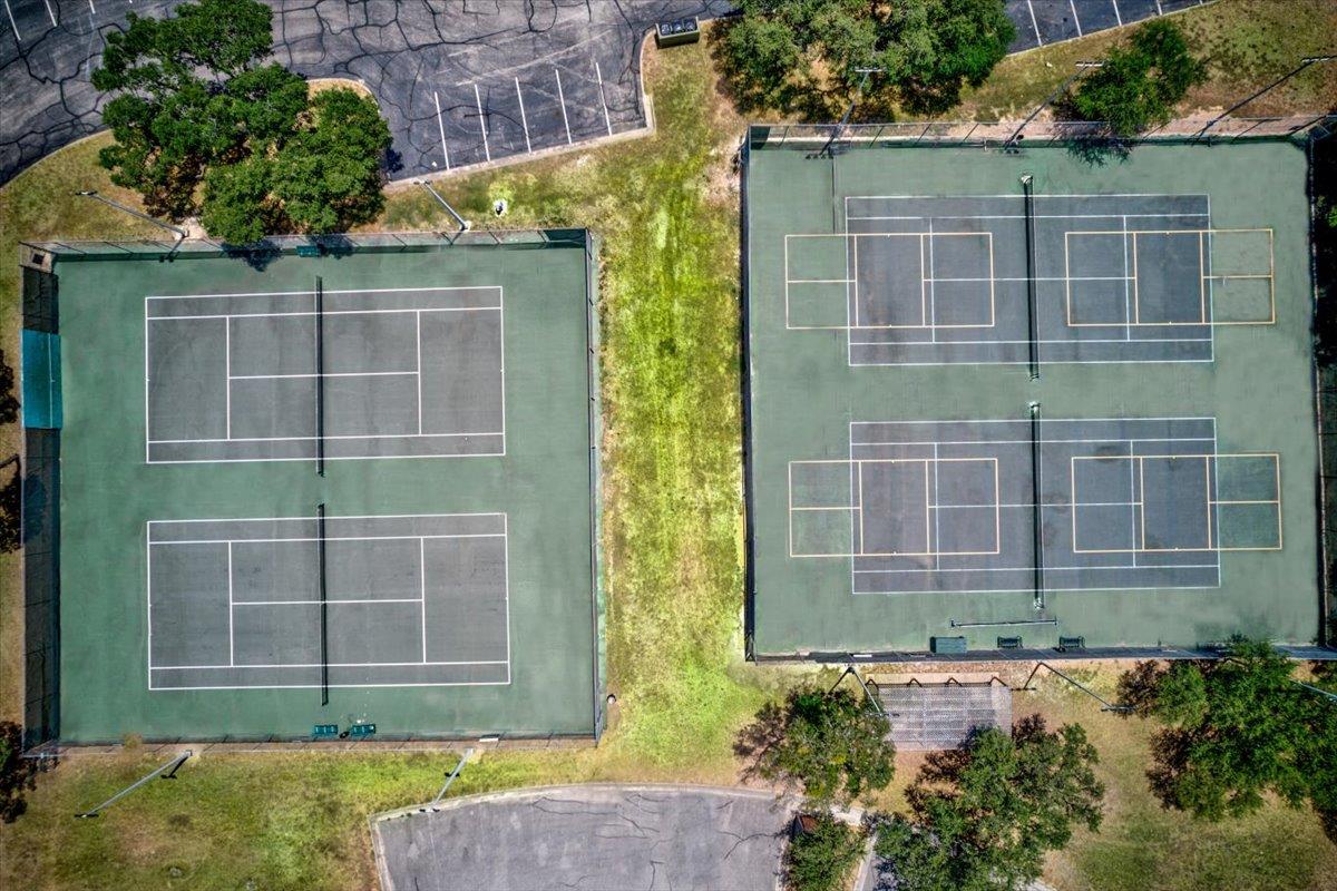 529 Venture Blvd S, Point Venture, TX 78645