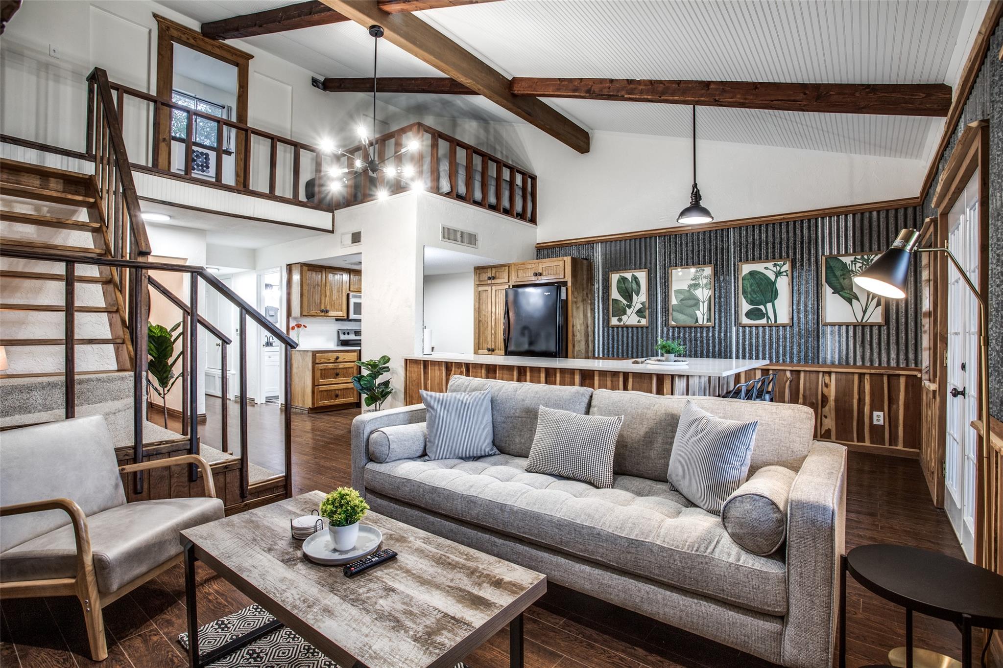 529 Venture Blvd S, Point Venture, TX 78645