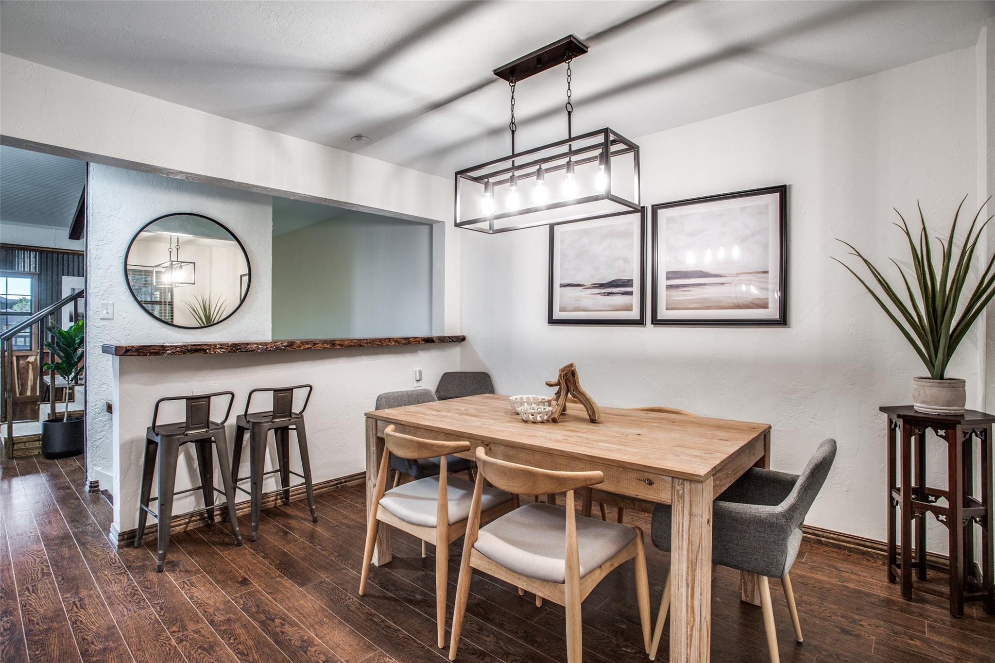 529 Venture Blvd S, Point Venture, TX 78645