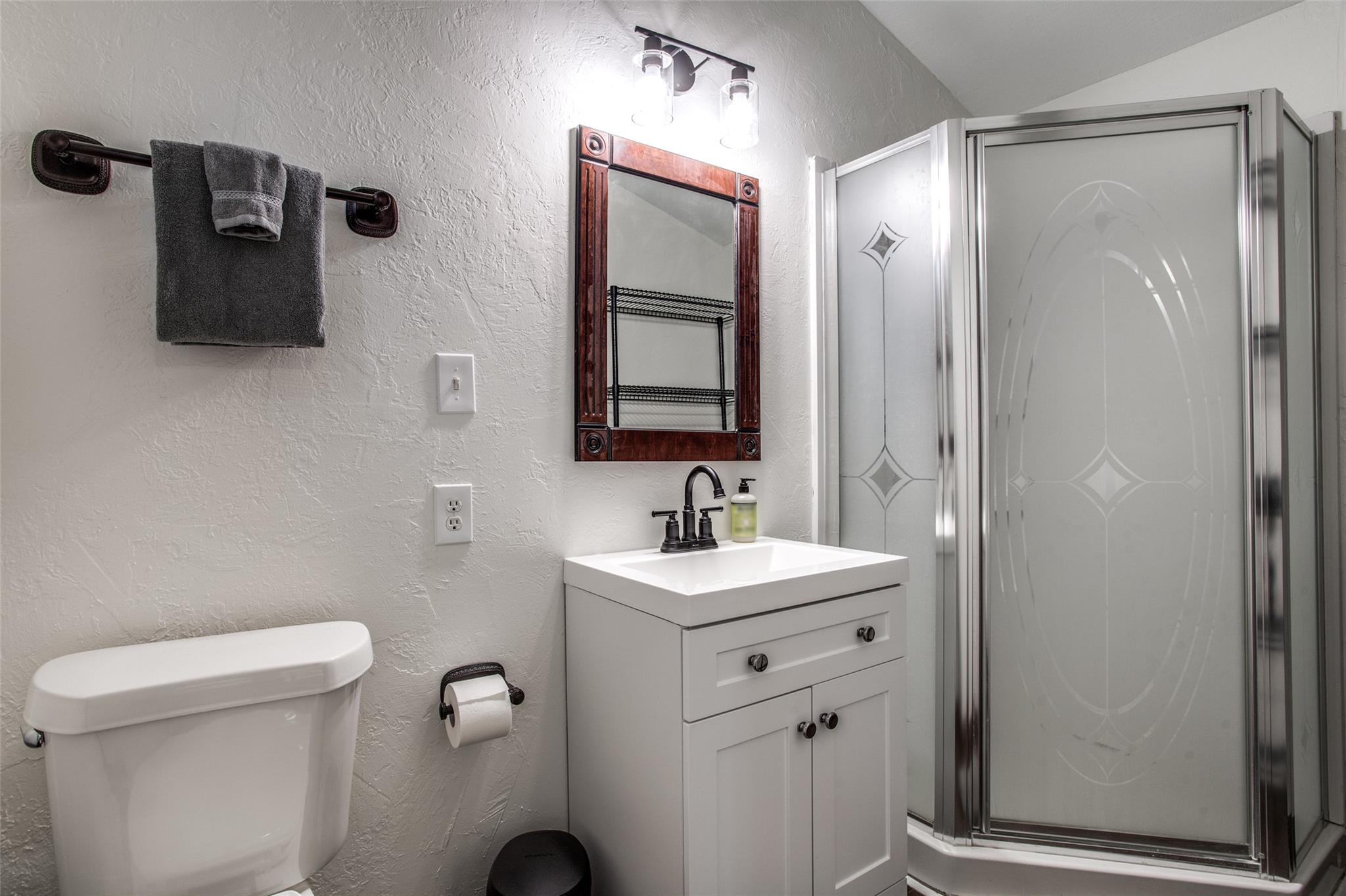 529 Venture Blvd S, Point Venture, TX 78645