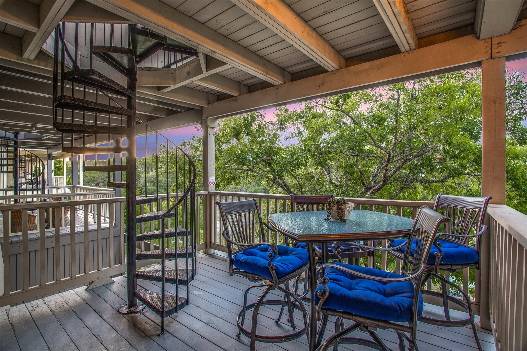 529 Venture Blvd S, Point Venture, TX 78645