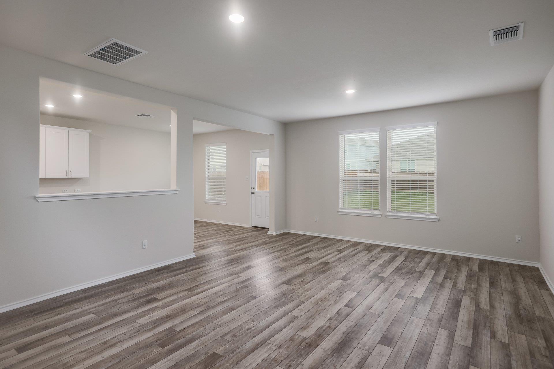 29 Snowy Plover Ln, Leander, TX 78641
