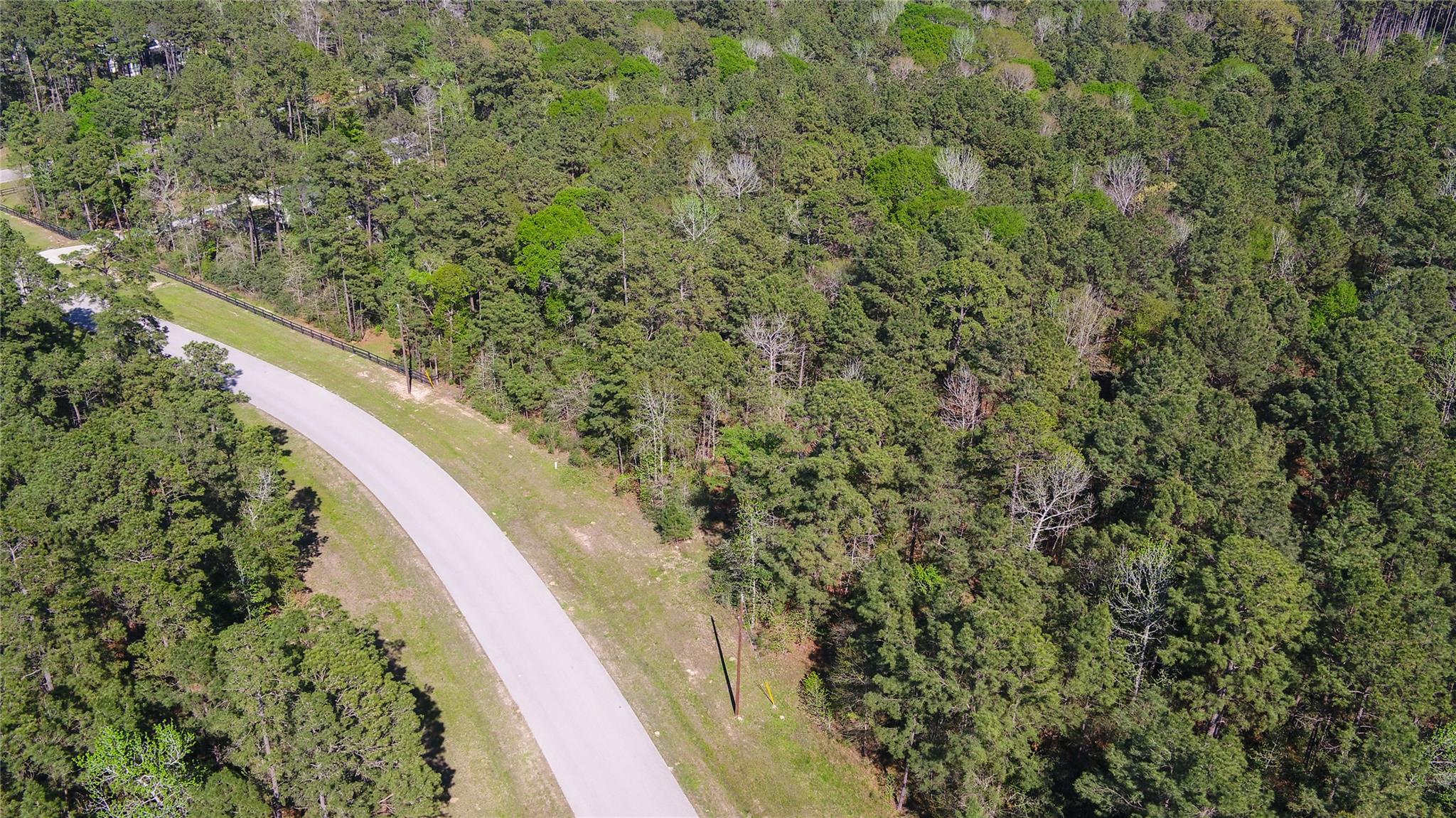 000 Bighorn Rd, Huntsville, TX 77340