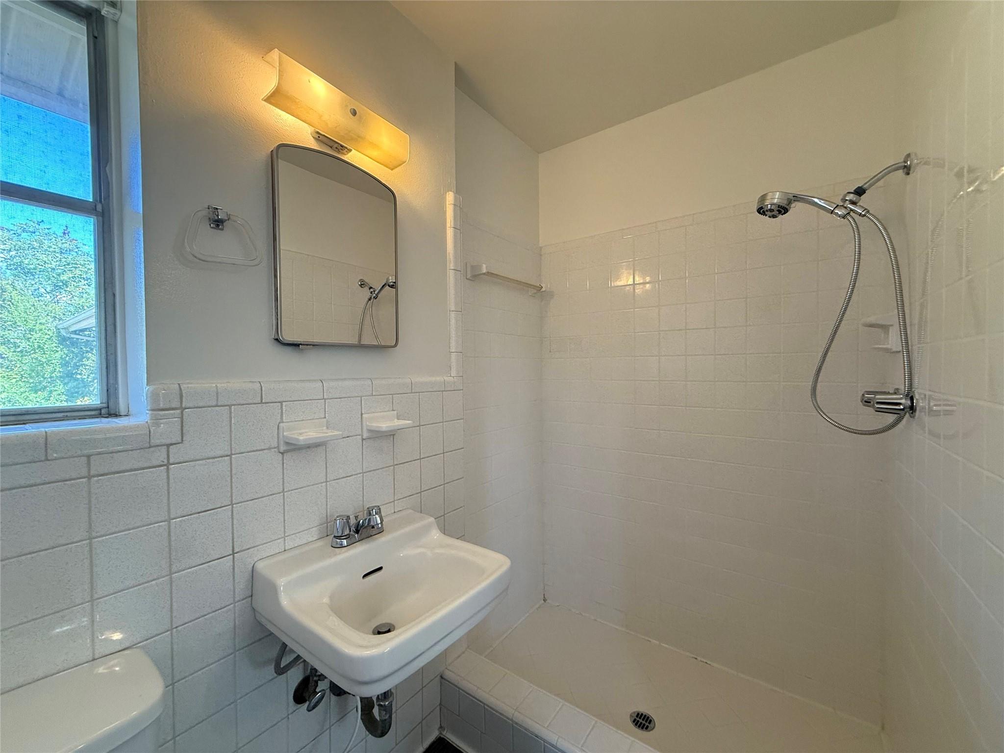 2711 Little John Ln, Austin, TX 78704