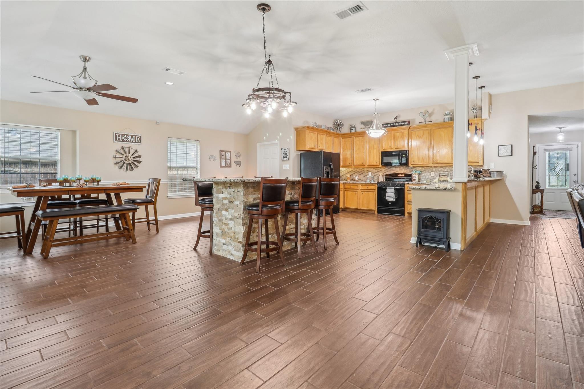 7022 Ramblewood Dr, Magnolia, TX 77354