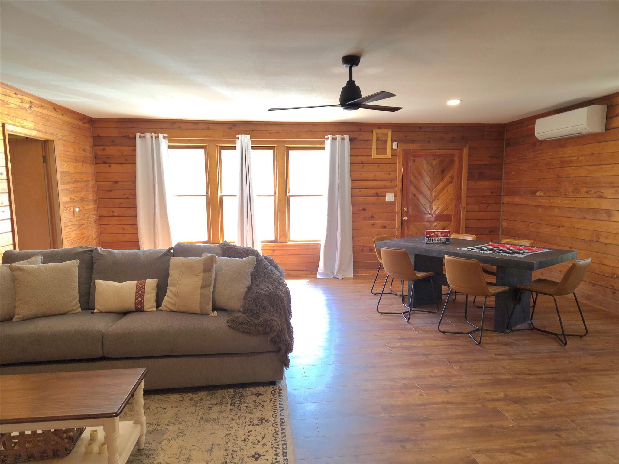 210 Circle Dr, Horseshoe Bay, TX 78657