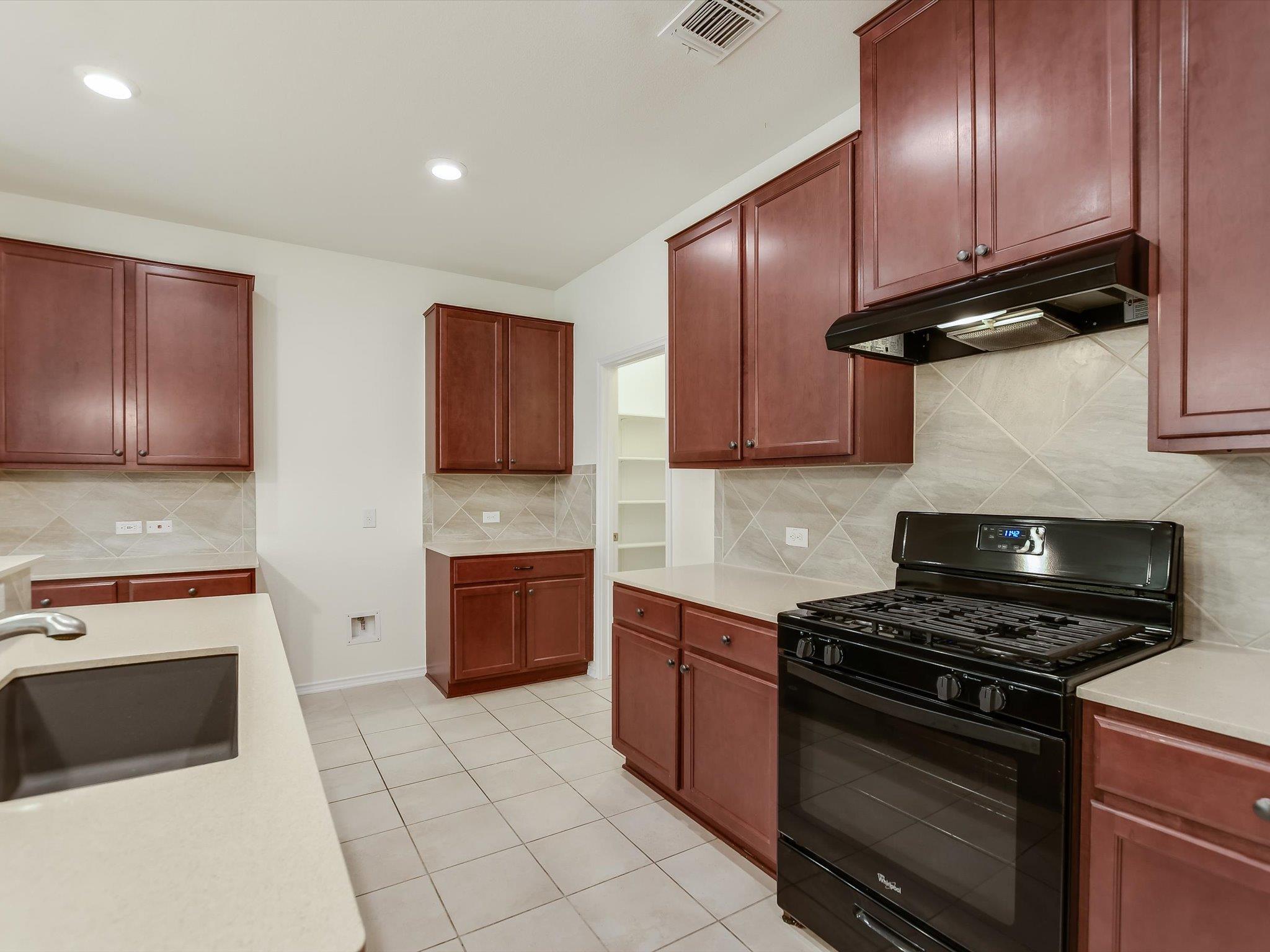 1501 Uhland Dr, Leander, TX 78641