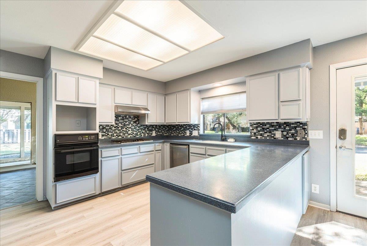 7300 Tanbark Cv, Austin, TX 78759