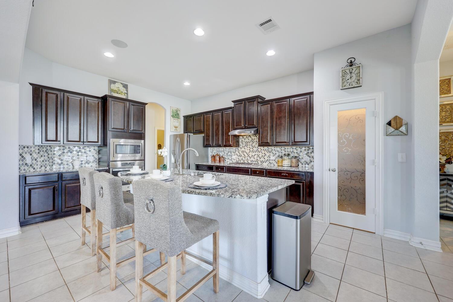 422 BeTony Loop, Buda, TX 78610