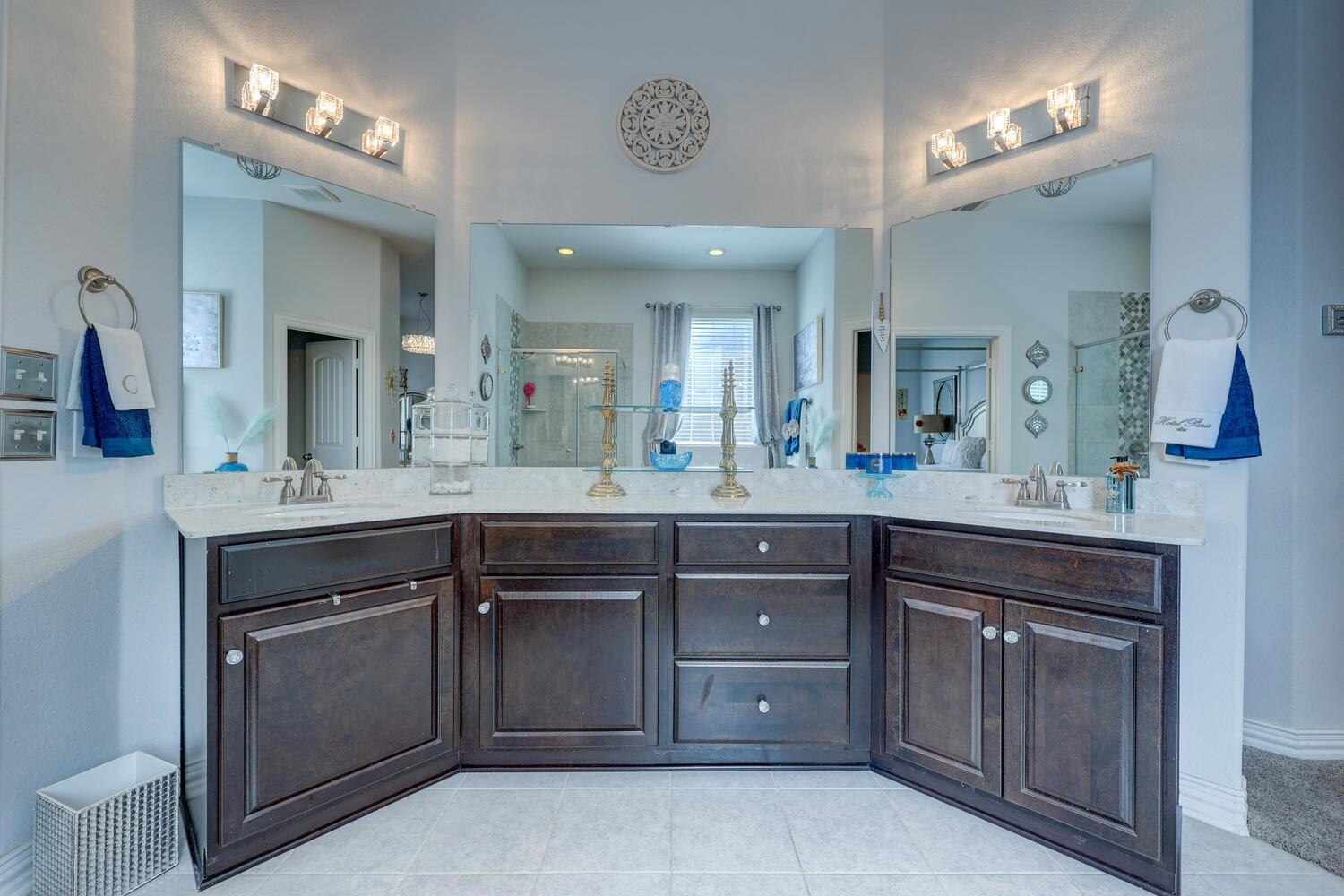 422 BeTony Loop, Buda, TX 78610