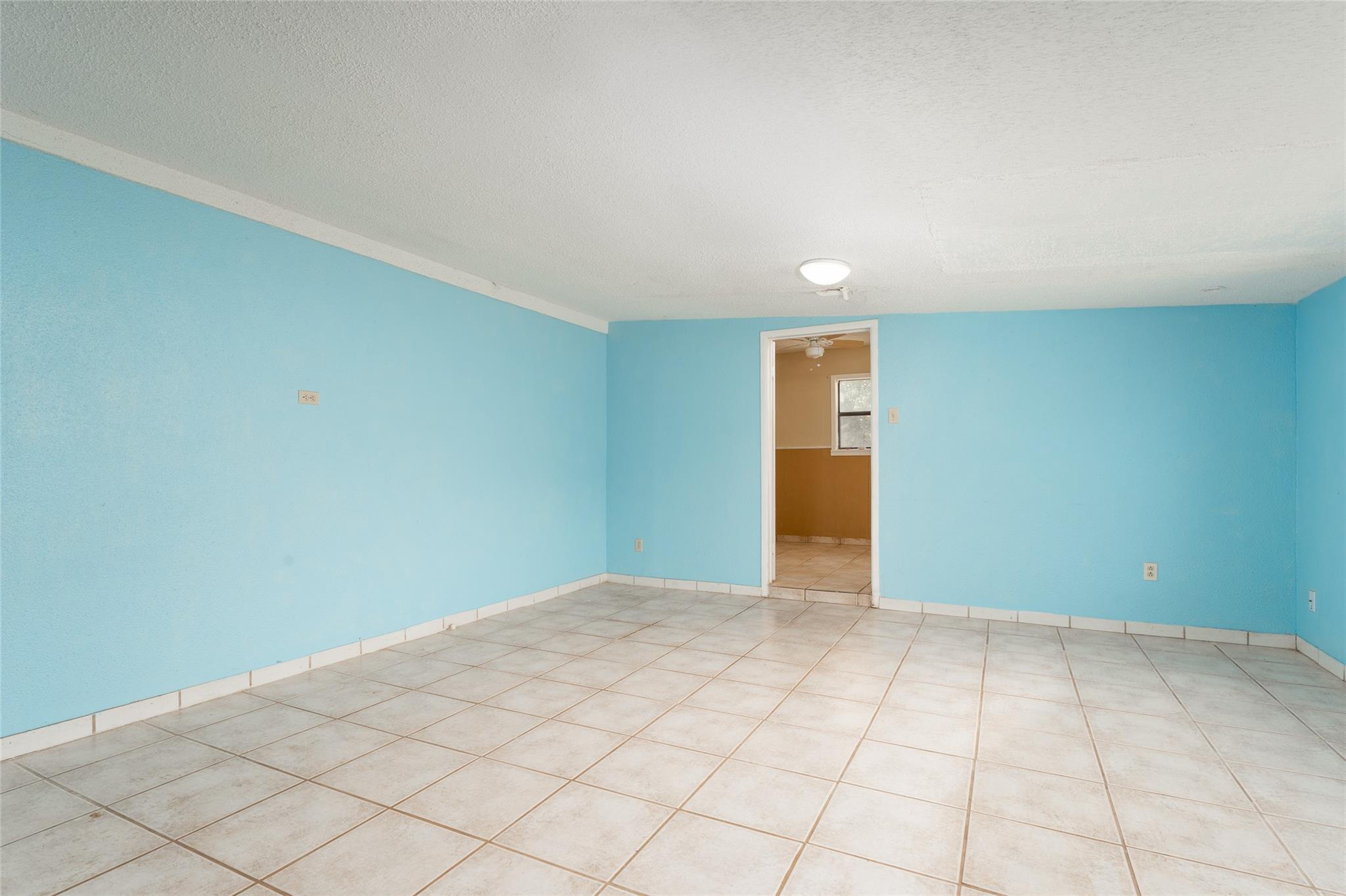 600 W Cypress St, Johnson City, TX 78636