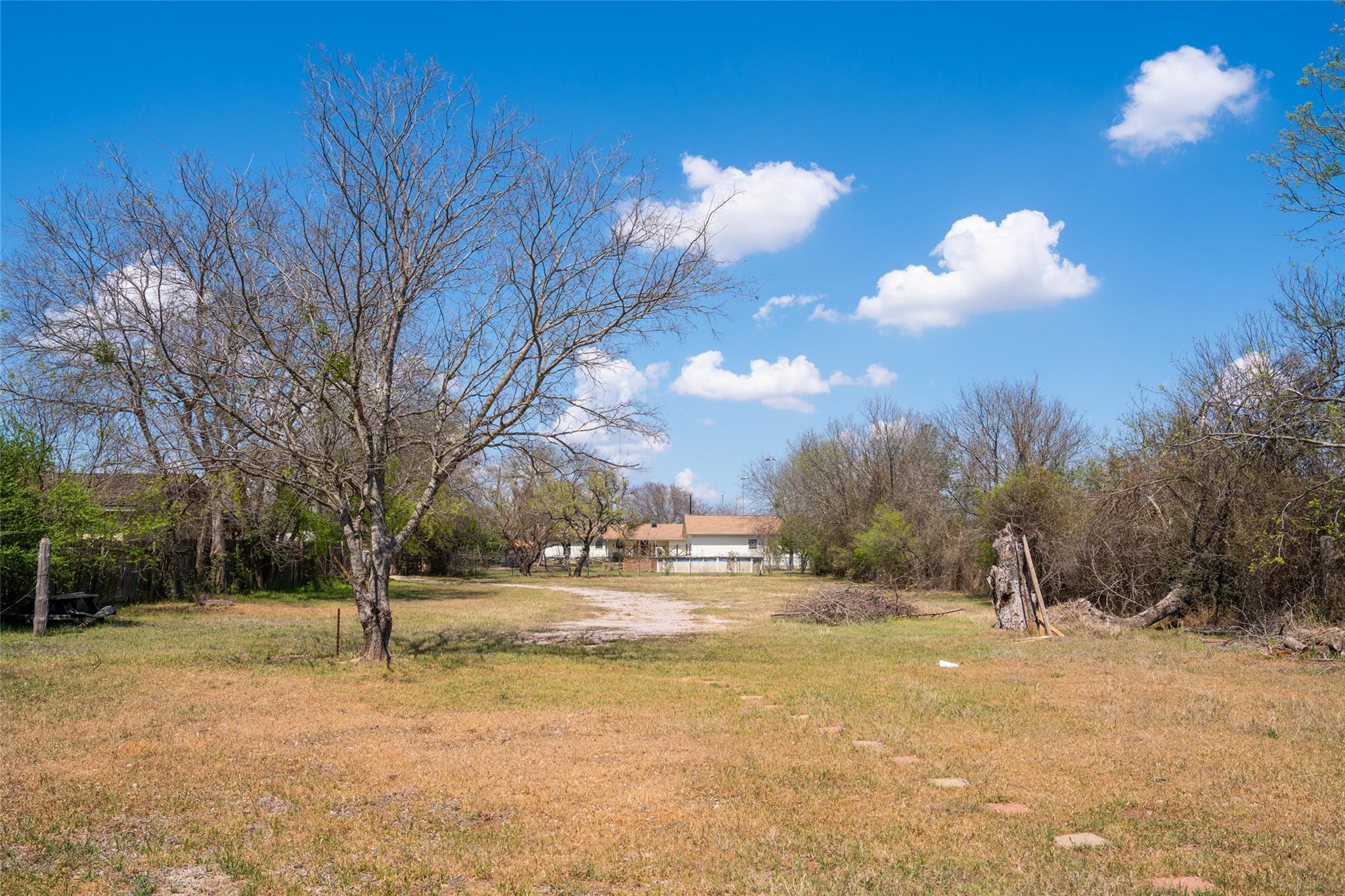 600 W Cypress St, Johnson City, TX 78636