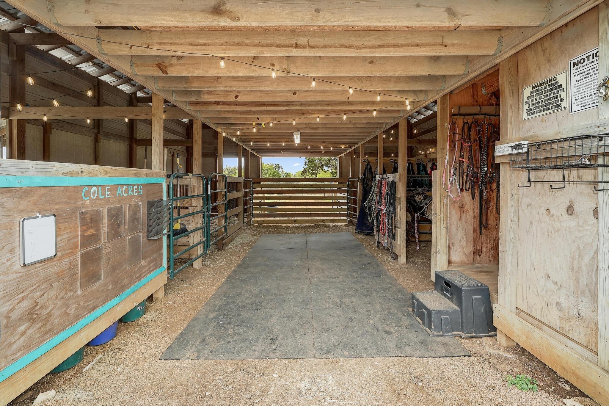 216 Oak Bend Dr, Liberty Hill, TX 78642