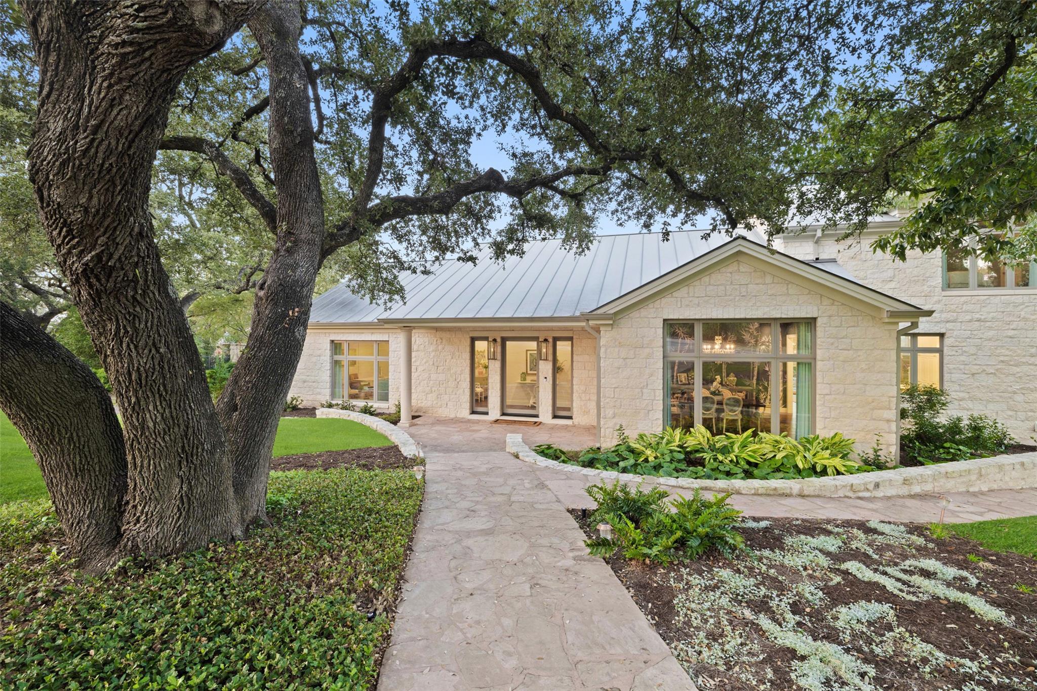 1106 Blackacre Trl, West Lake Hills, TX 78746