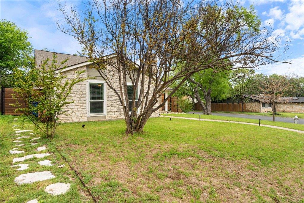 8204 Seminary Ridge Dr, Austin, TX 78745