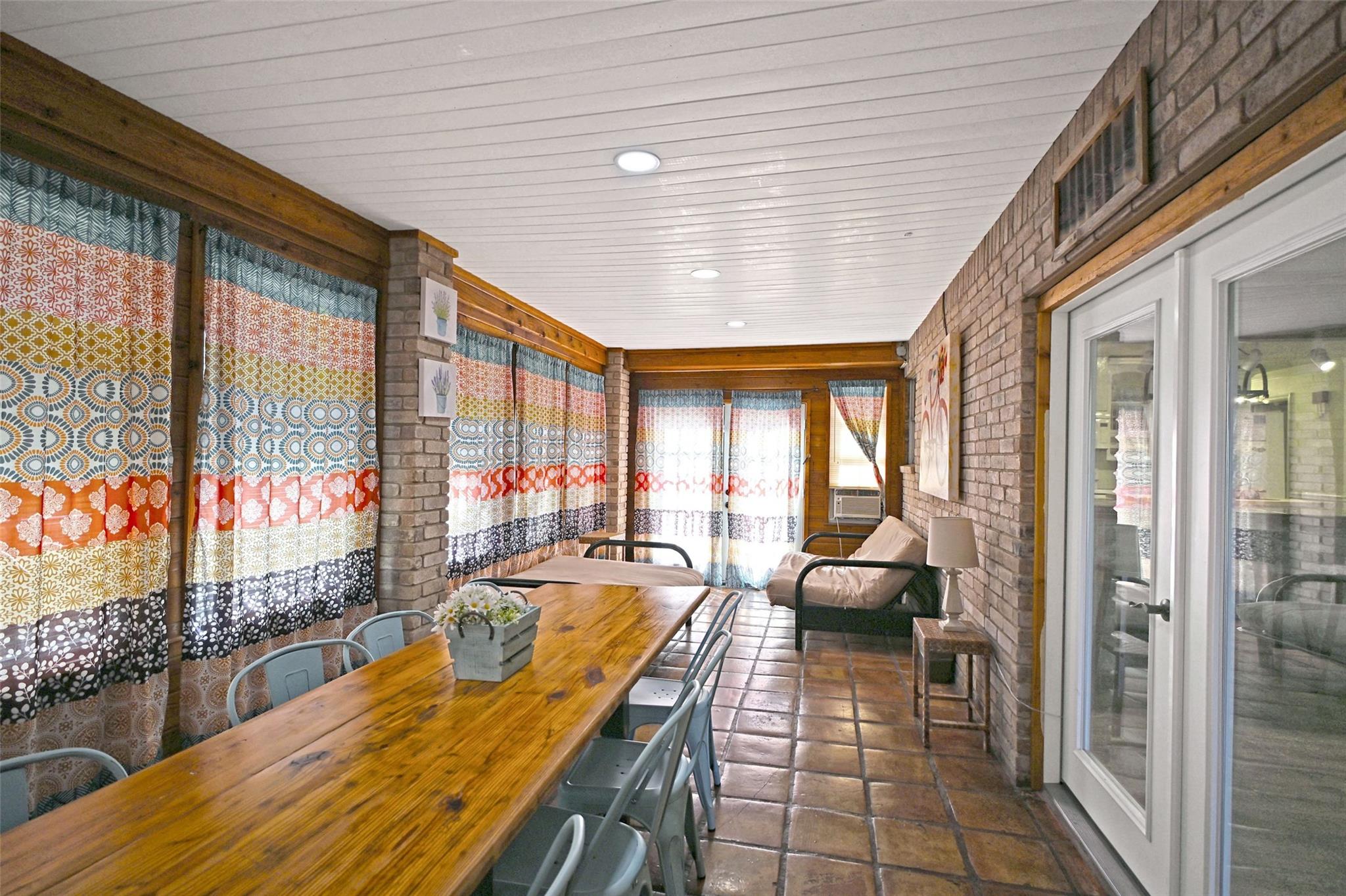 1683 Kuehler Ave, New Braunfels, TX 78130