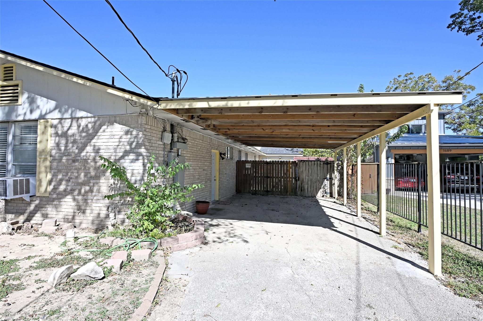 1683 Kuehler Ave, New Braunfels, TX 78130
