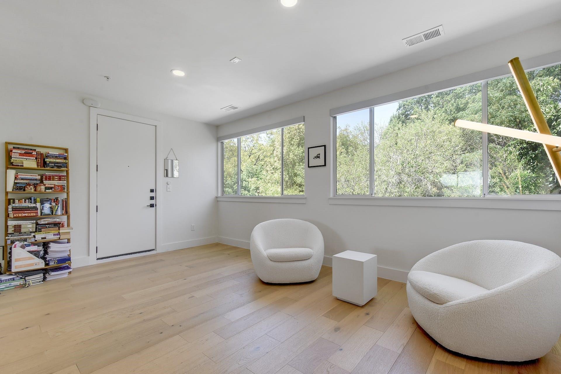 2906 S 1st St # 206, Austin, TX 78704
