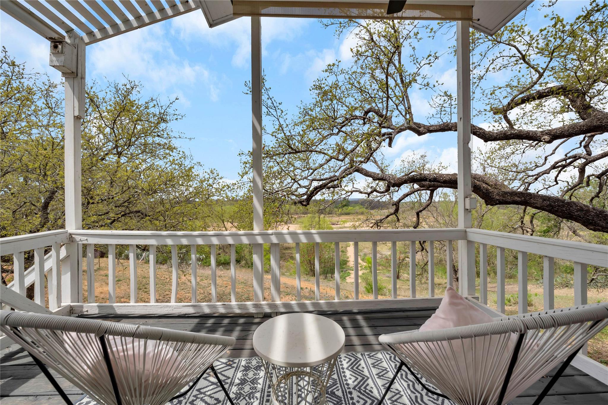 5898 River Oaks Dr, Kingsland, TX 78639