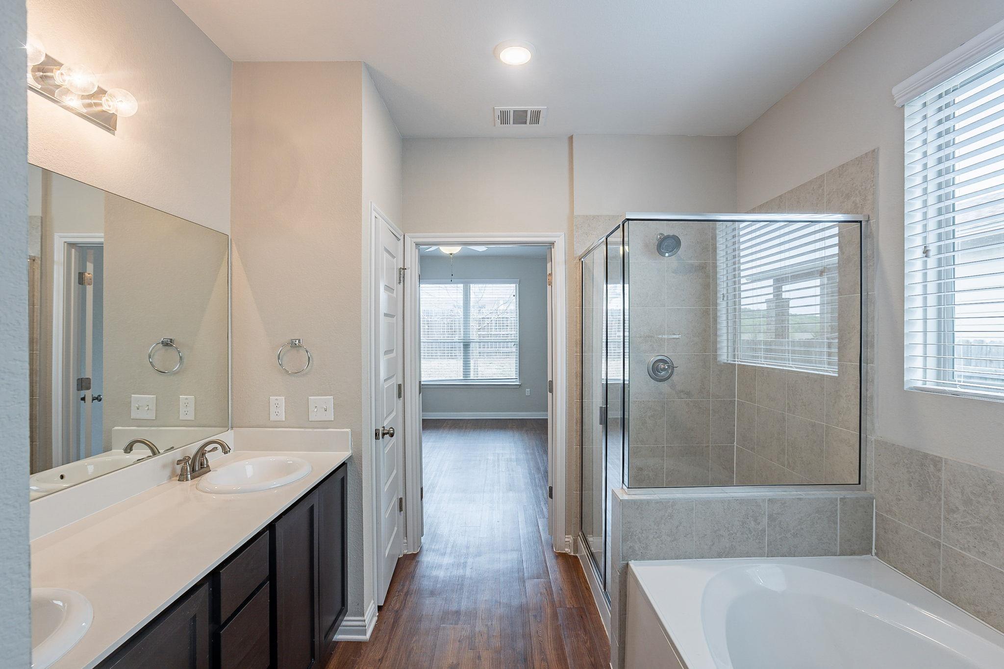 8104 McKamy Dr, Austin, TX 78744