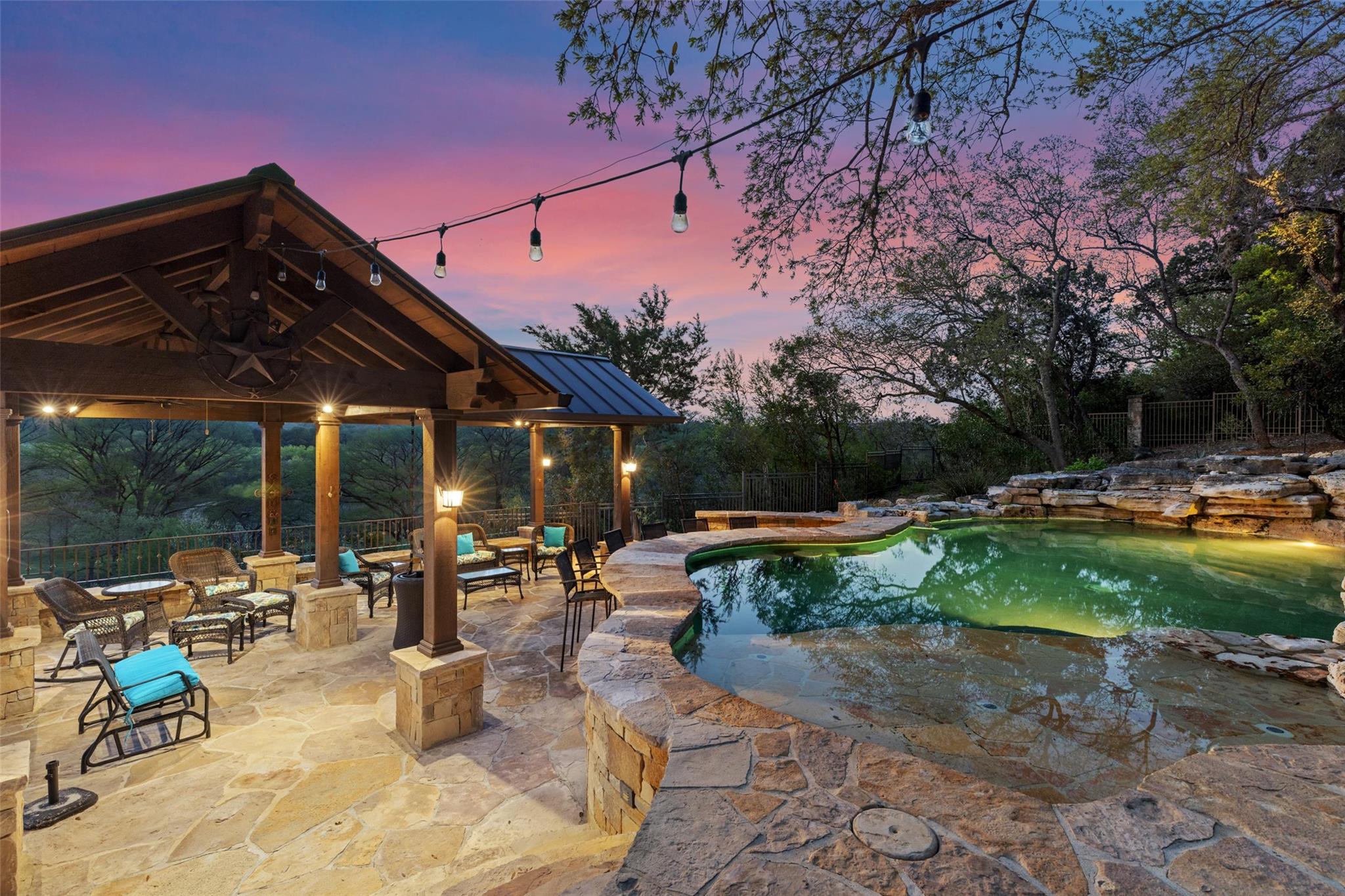 986 Riverforest Dr, New Braunfels, TX 78132
