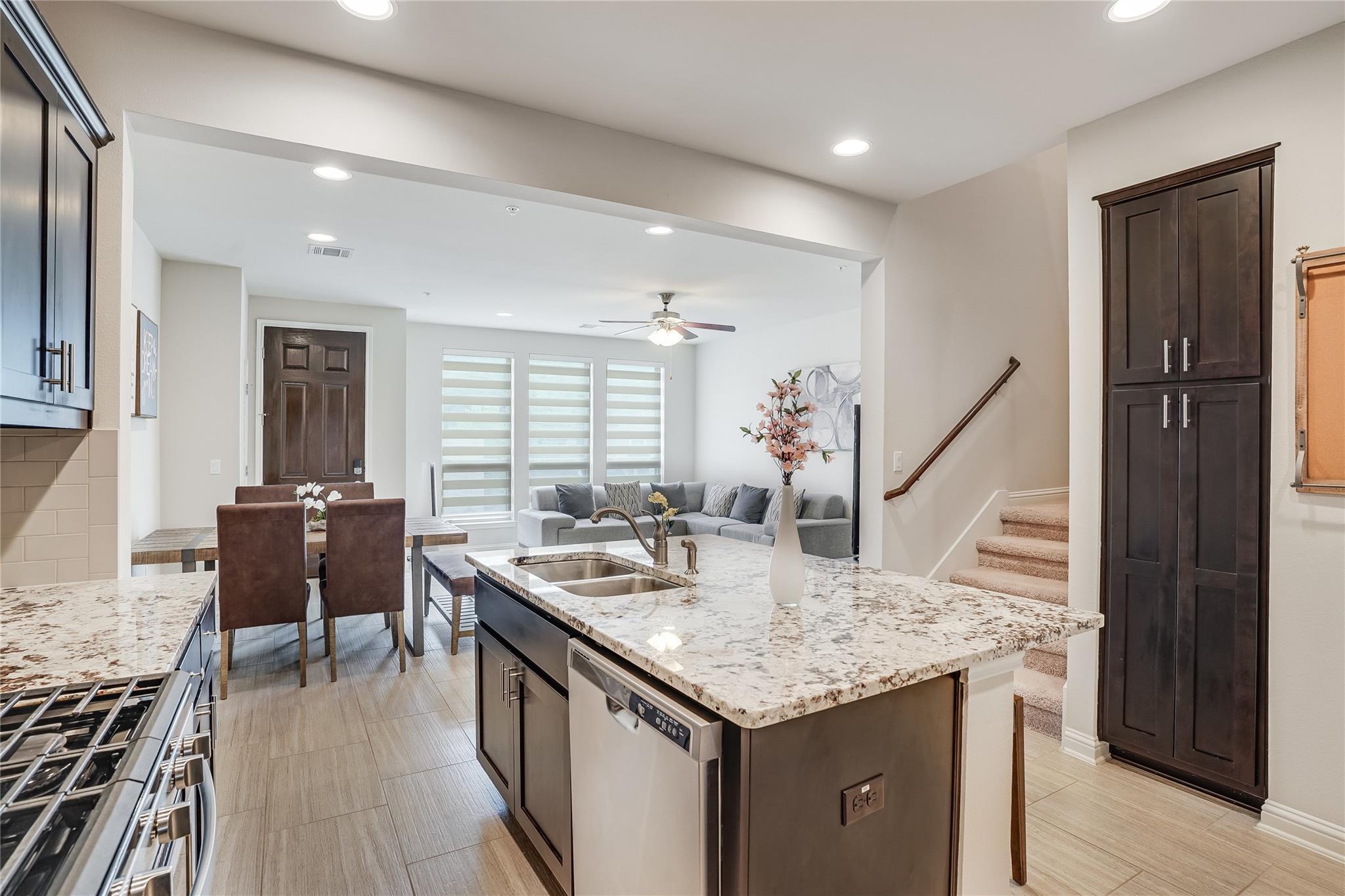 13800 Lyndhurst St # 325, Austin, TX 78717