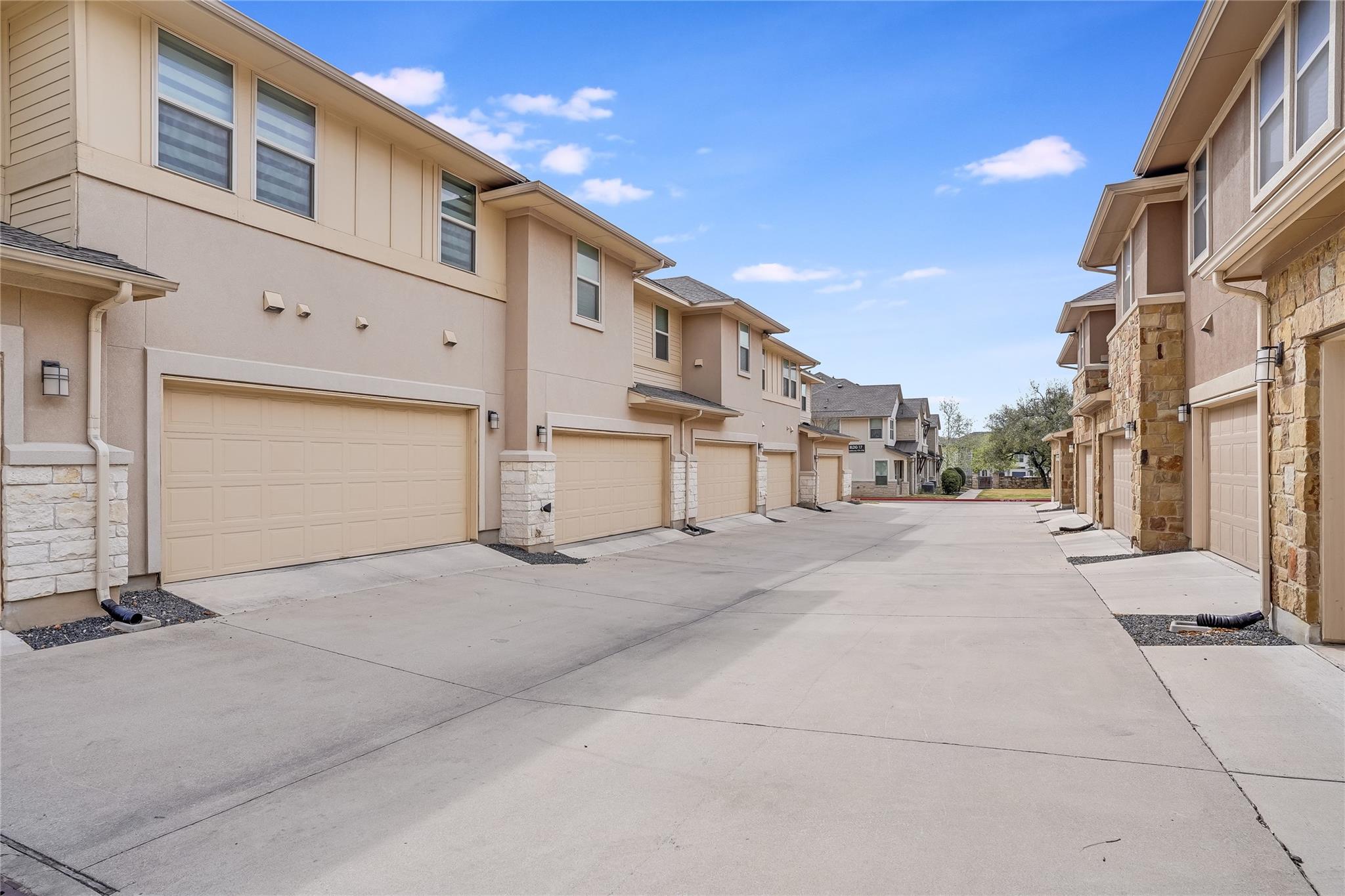 13800 Lyndhurst St # 325, Austin, TX 78717