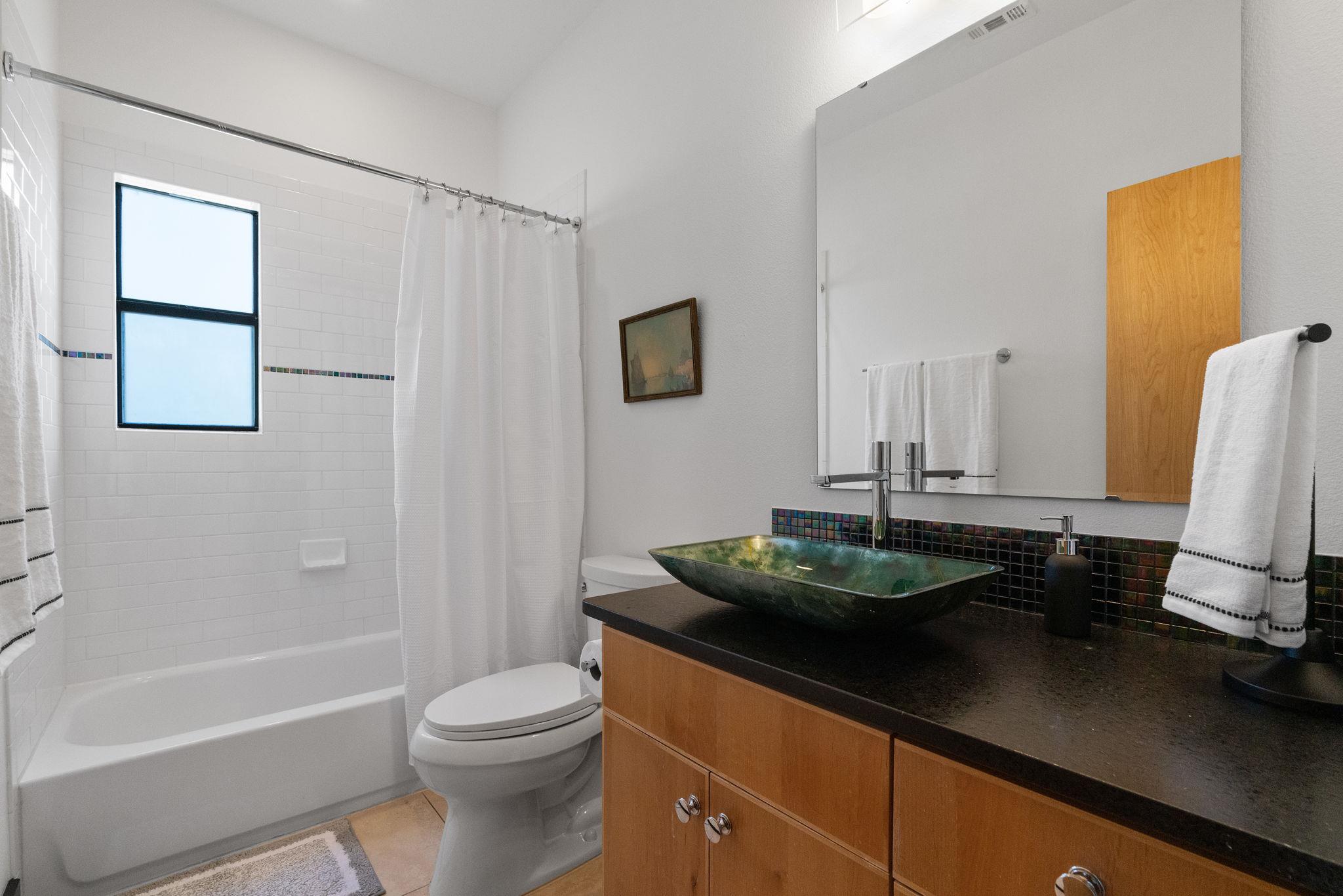 2104 East Side Dr, Austin, TX 78704