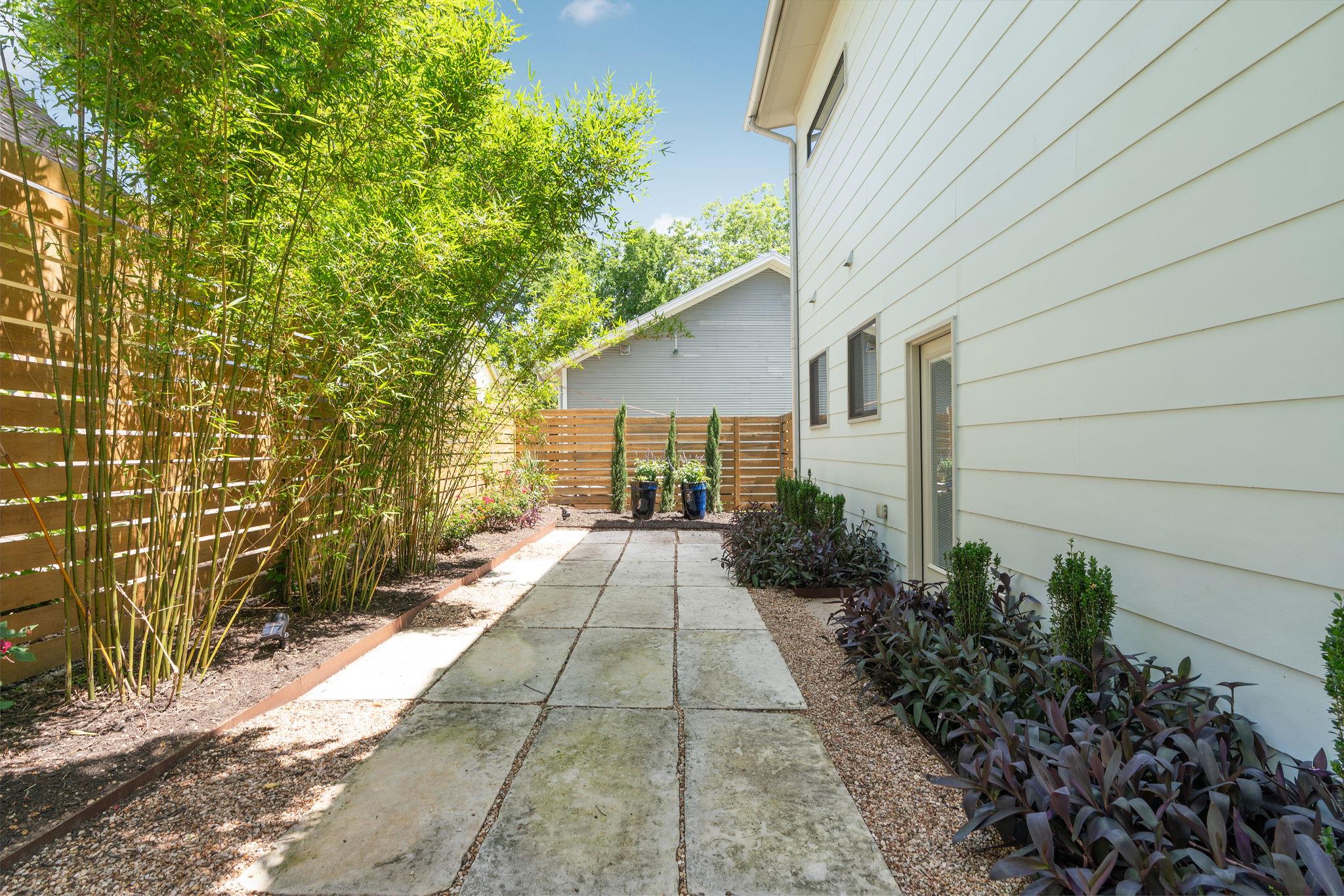 2104 East Side Dr, Austin, TX 78704