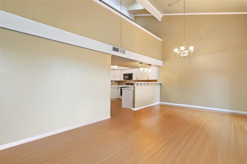 317 Venture Blvd S, Point Venture, TX 78645